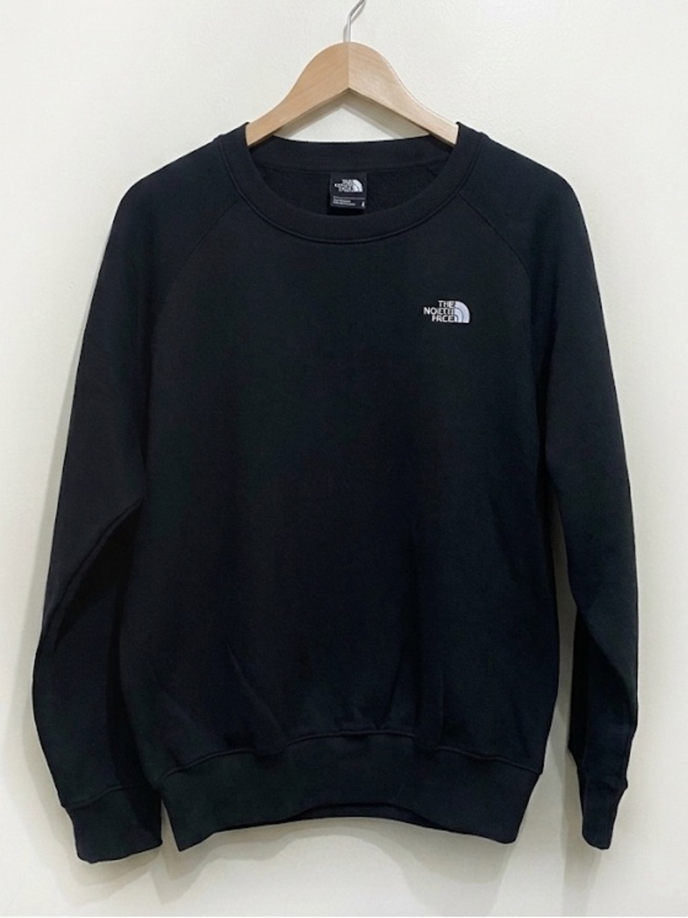 THE NORTH FACE Black Raglan Sleeve Crewneck Pullover Sweatshirt Size Medium